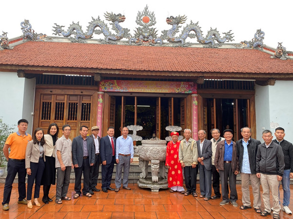 Ngày 27/03/2021, chi họ Tạ TP Bắc Giang do ông Tạ Ngọc Nam-BLSHTVN, ông Tạ Bảo Ngọc- PCT.CLB Doanh nhân họ Tạ Việt Nam cùng các thành viên trong đoàn đến dâng hương .