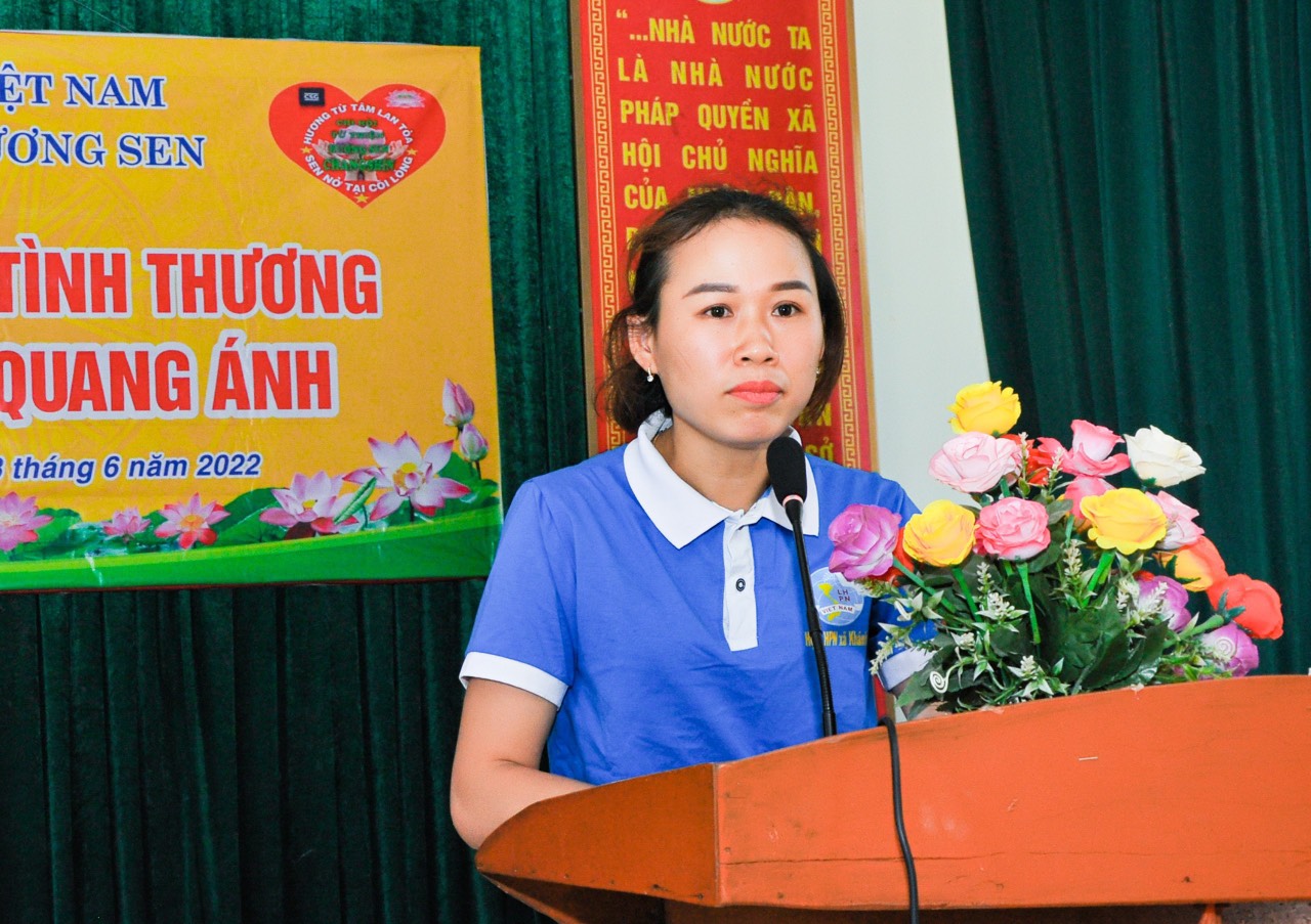 Bà Trần Thị Toàn- Chủ tịch hội phụ nữ xã phát biểu