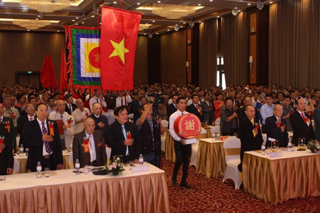 Lễ rước trang trọng Tộc huy, Tộc kỳ của họ Tạ Việt Nam trước sự chứng kiến của 1000 Đại biểu và khách mời ngày 17/11/2019.