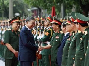 Tbt To Lam Lam Viec Voi Hv Quoc Phong