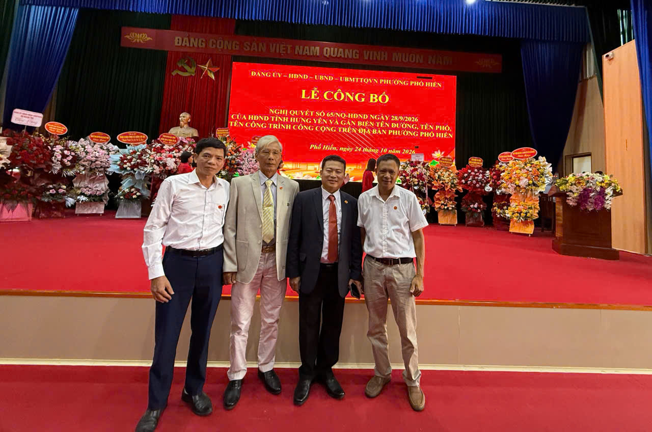 1. ông Tạ Ngọc Nam - Phó Trưởng Ban lịch sử họ Tạ Việt Nam 2. ông Tạ Văn Nghĩa - Ct. Họ Tạ Hưng Hà - Hưng Yên 3. Ông Tạ Minh - Họ Tạ Hưng Hà - Hưng Yên 4. Ông Tạ Xuân Sinh - Họ Tạ Hưng Hà - Hưng Yên